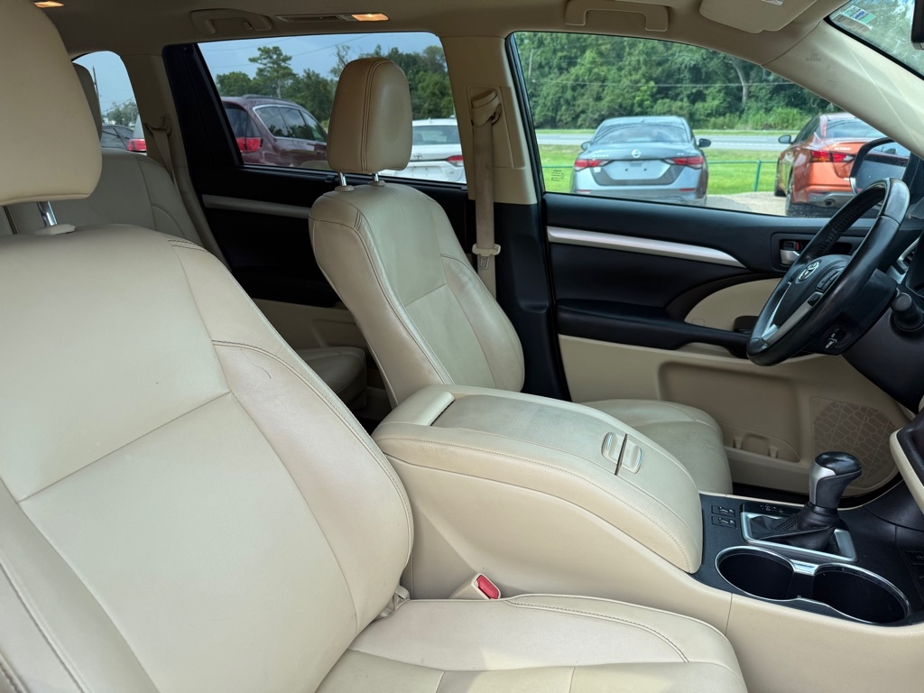 Toyota Highlander XLE FWD V6 2019