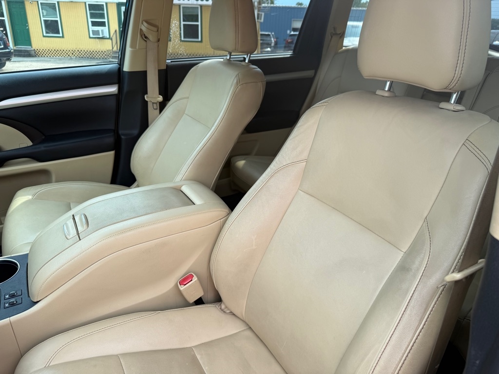 Toyota Highlander XLE FWD V6 2019