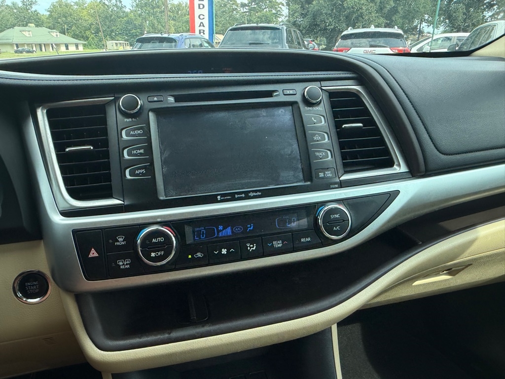 Toyota Highlander XLE FWD V6 2019