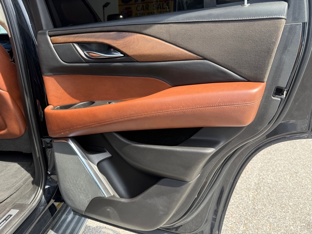 Cadillac Escalade 2WD 4dr Luxury Collection 2016