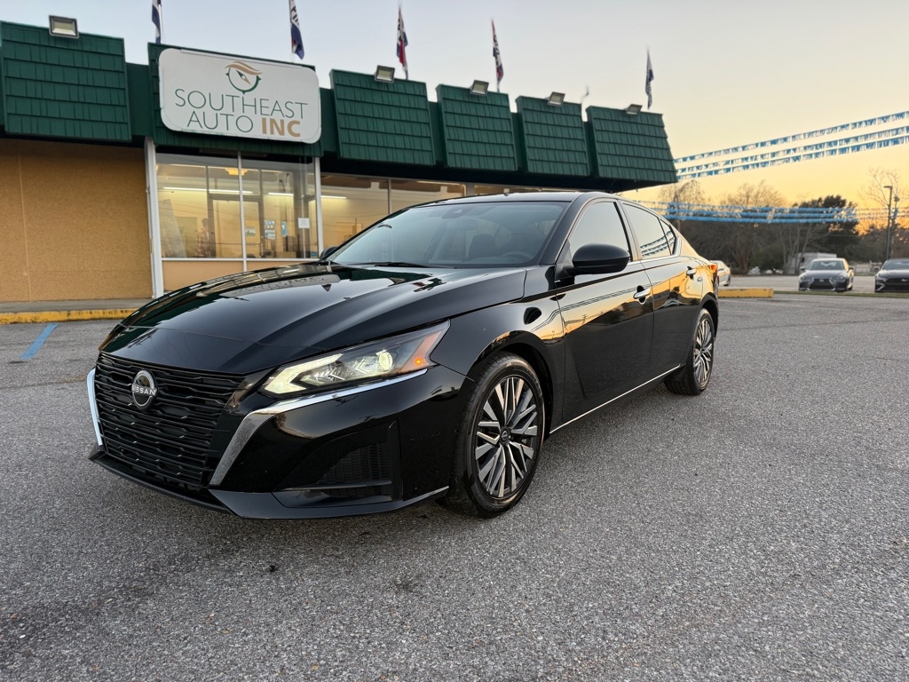 2024 Nissan Altima 2.5 SV Sedan