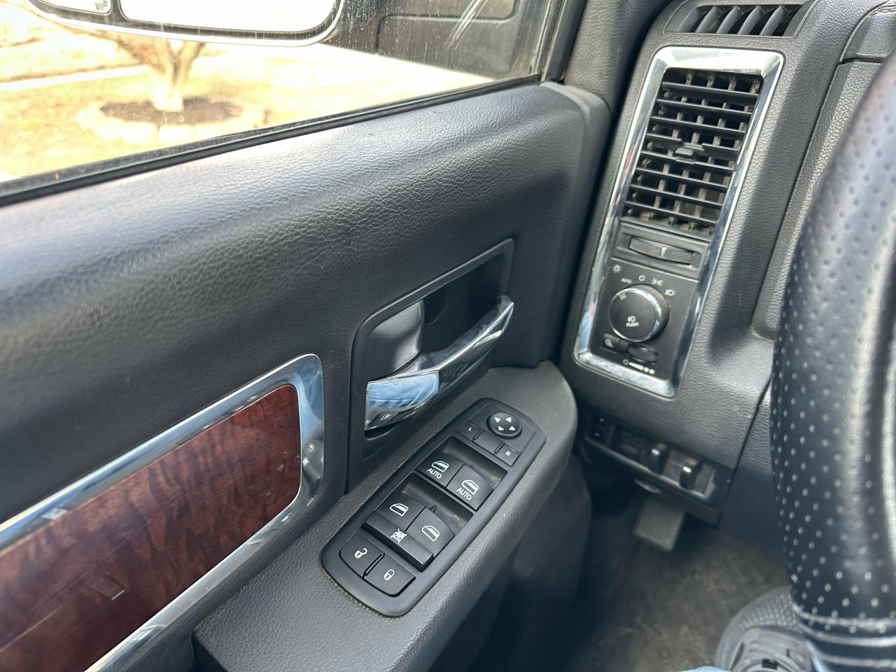 RAM 3500 4WD Crew Cab 149" Laramie 2011