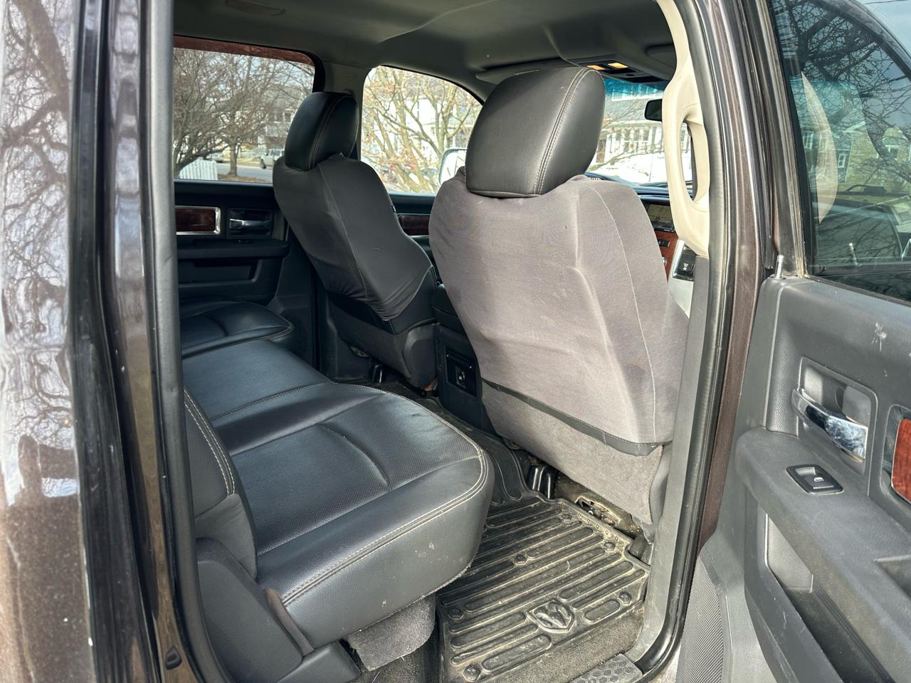 RAM 3500 4WD Crew Cab 149" Laramie 2011