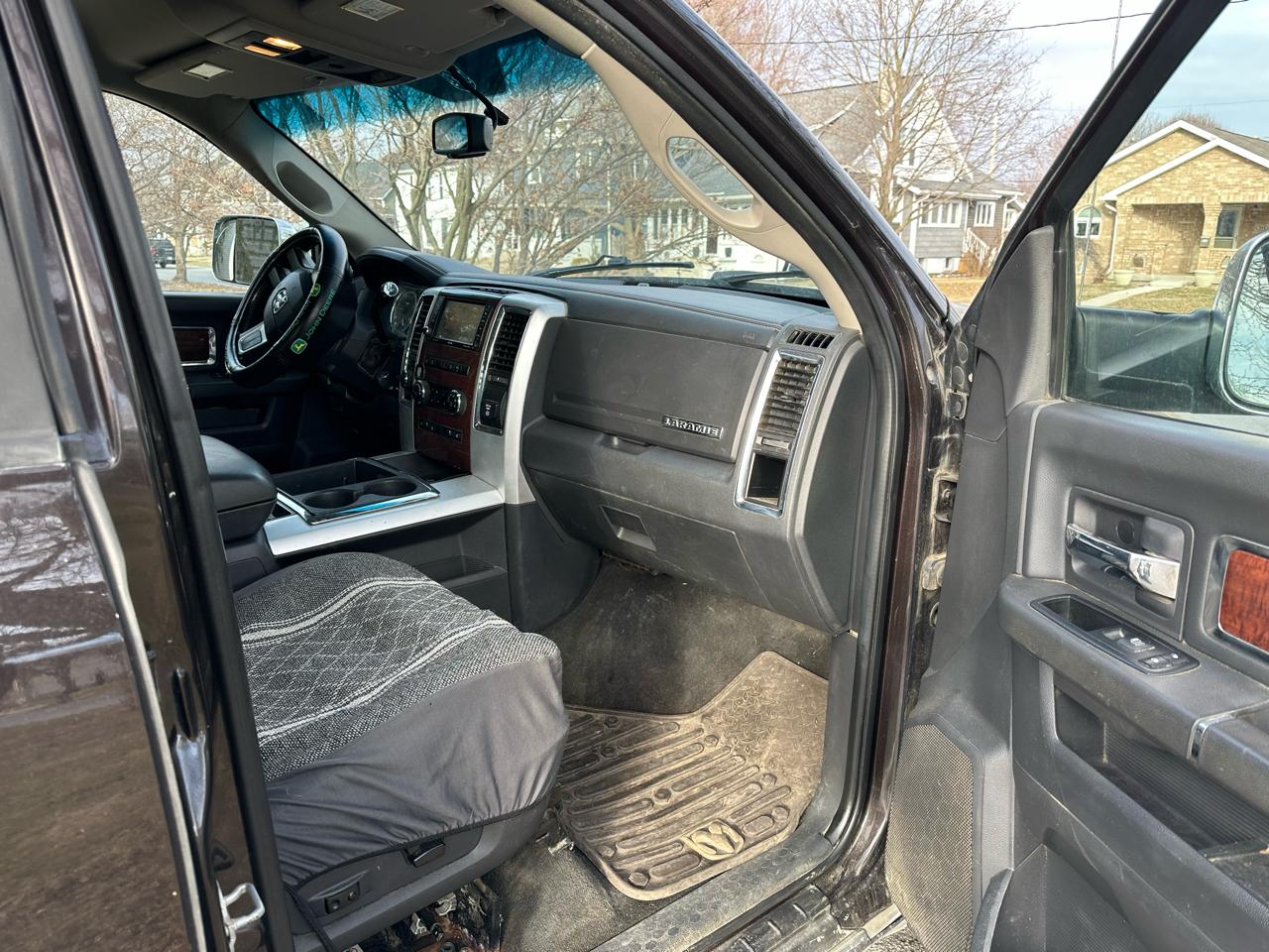 RAM 3500 4WD Crew Cab 149" Laramie 2011