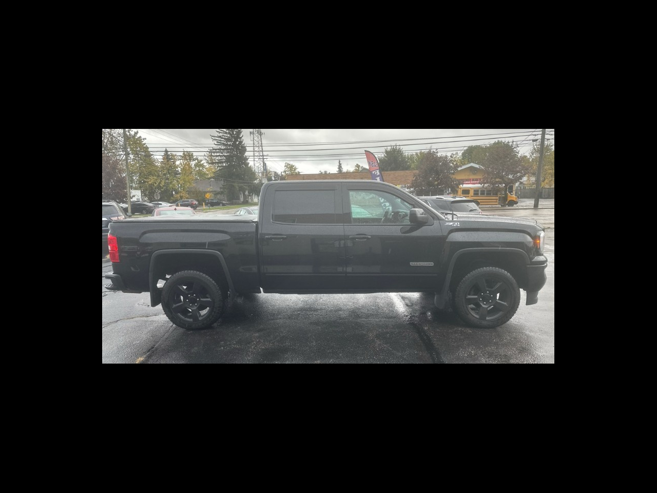 GMC Sierra 1500 SLE Crew Cab Long Box 4WD 2017 GMC Sierra 1500 SLE Crew Cab Long Box 4WD 2017