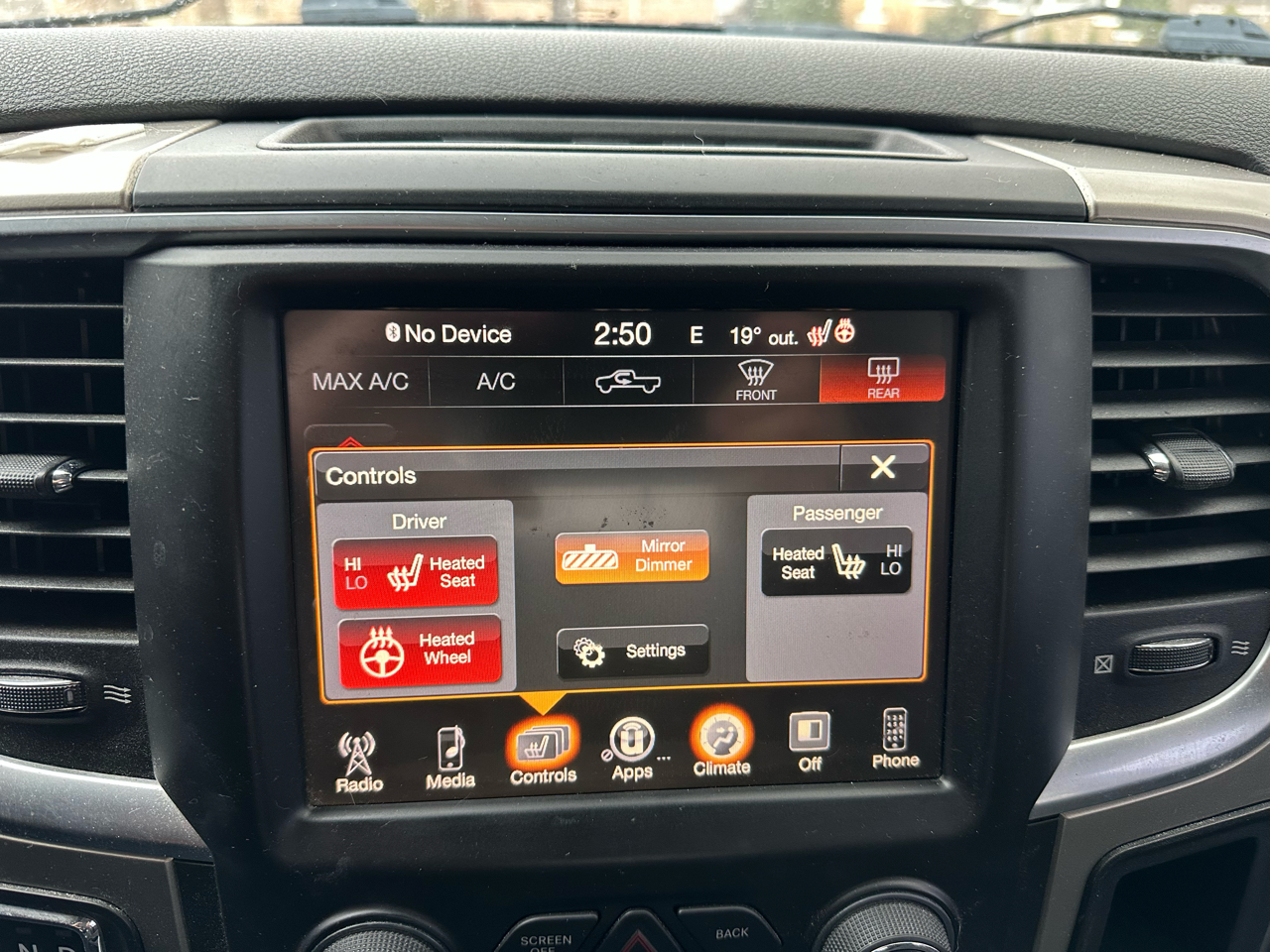 RAM 1500 4WD Crew Cab 140.5" Big Horn 2014