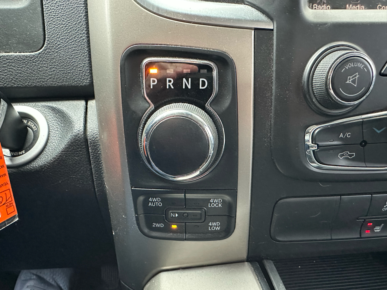 RAM 1500 4WD Crew Cab 140.5" Big Horn 2014