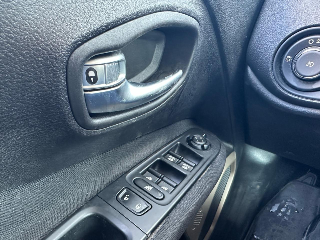 Jeep Renegade Latitude FWD 2015