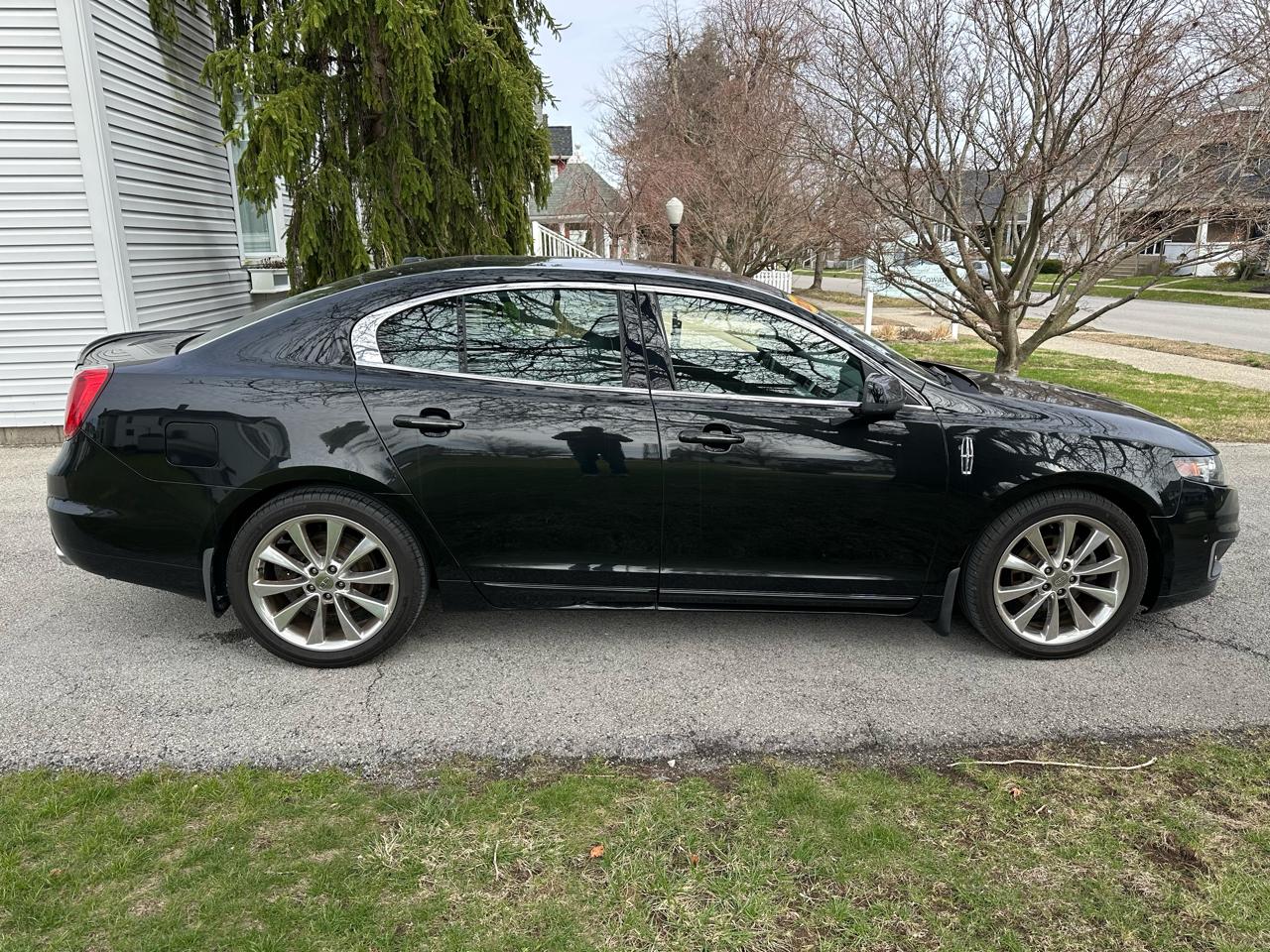Lincoln MKS 3.5L with EcoBoost AWD 2011