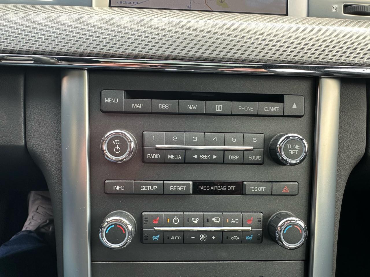 Lincoln MKS 3.5L with EcoBoost AWD 2011