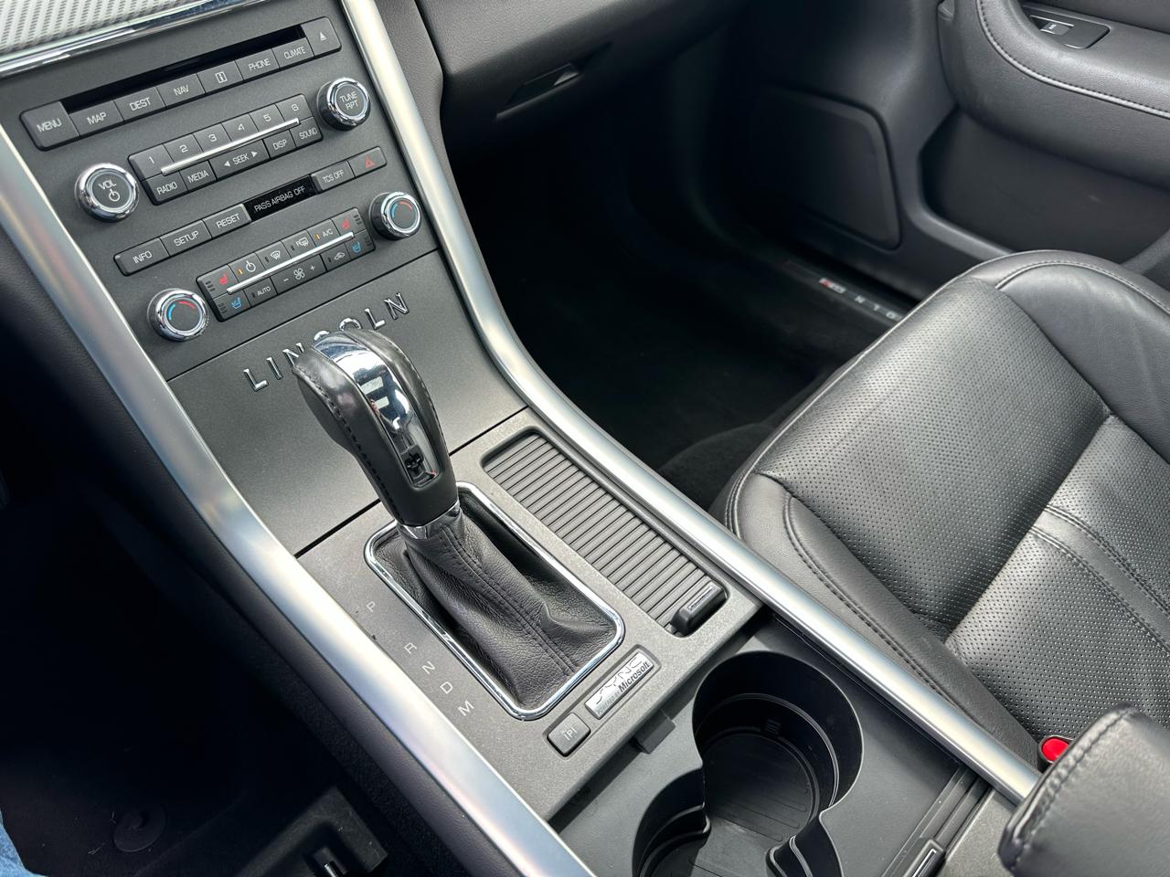 Lincoln MKS 3.5L with EcoBoost AWD 2011