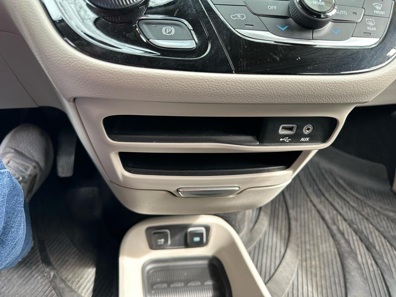 Chrysler Pacifica Touring-L Plus 2017