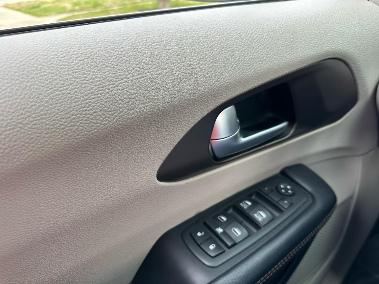 Chrysler Pacifica Touring-L Plus 2017