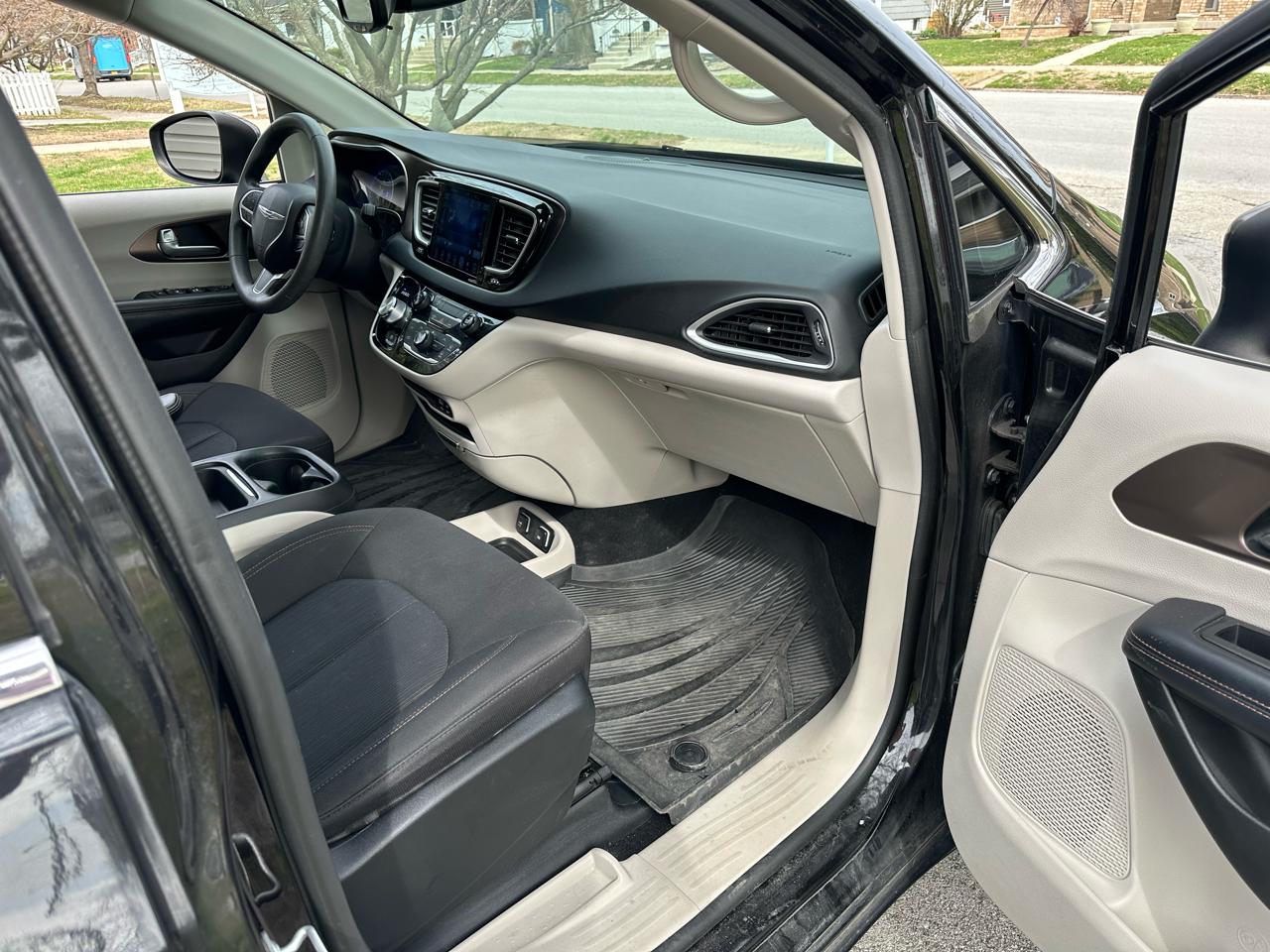 Chrysler Pacifica Touring-L Plus 2017