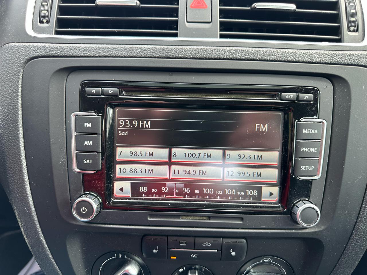 Volkswagen Jetta SE 2012