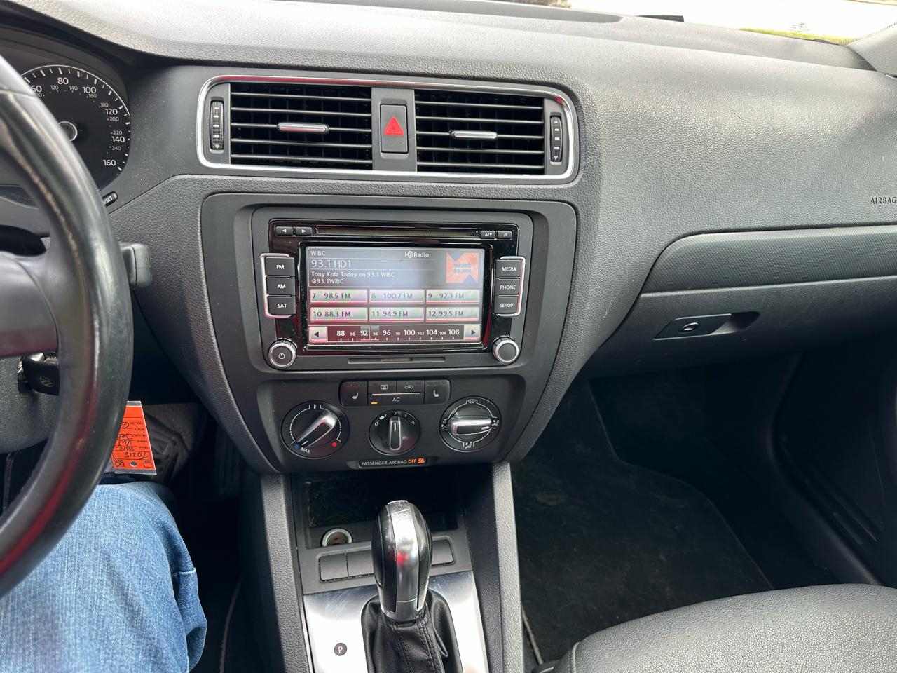 Volkswagen Jetta SE 2012