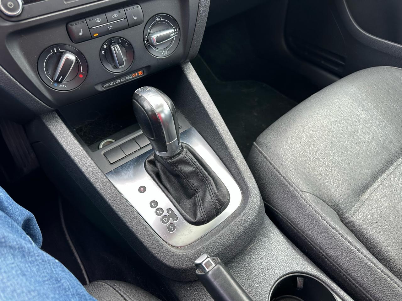 Volkswagen Jetta SE 2012