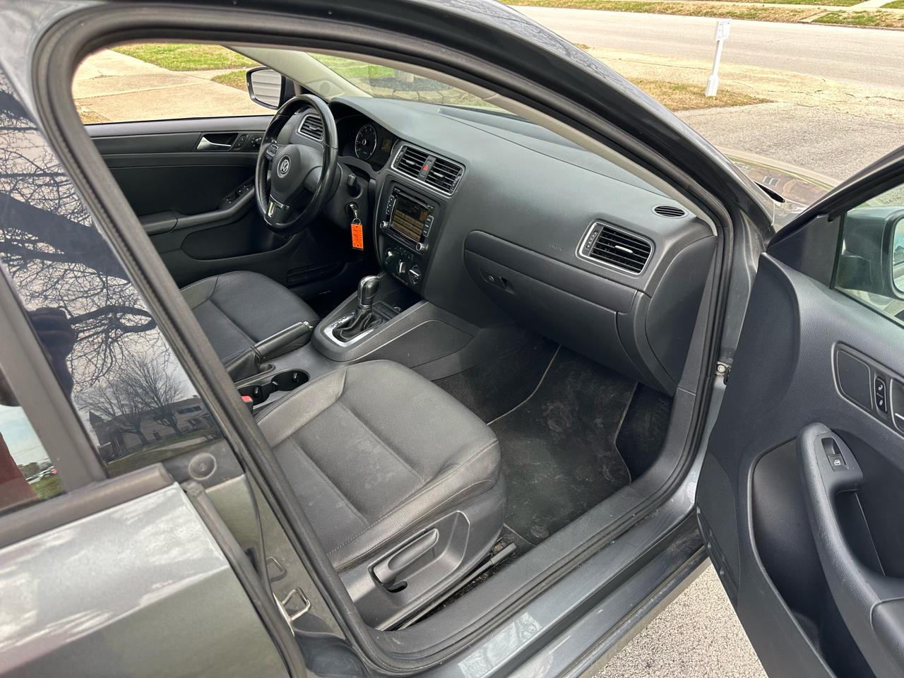 Volkswagen Jetta SE 2012