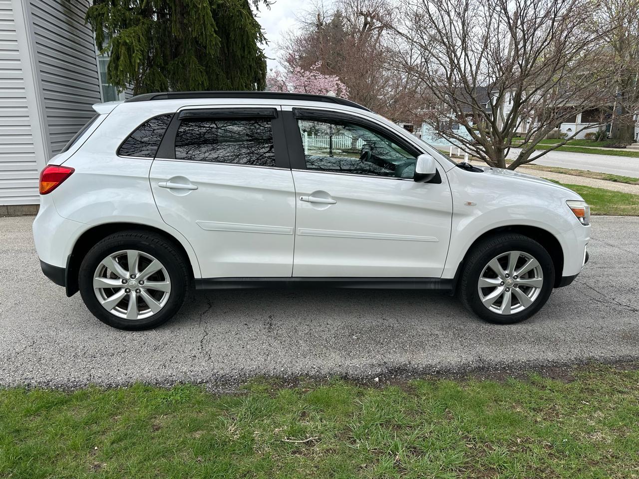 Mitsubishi Outlander Sport SE 4D SUV 4WD 2.0L at 2015
