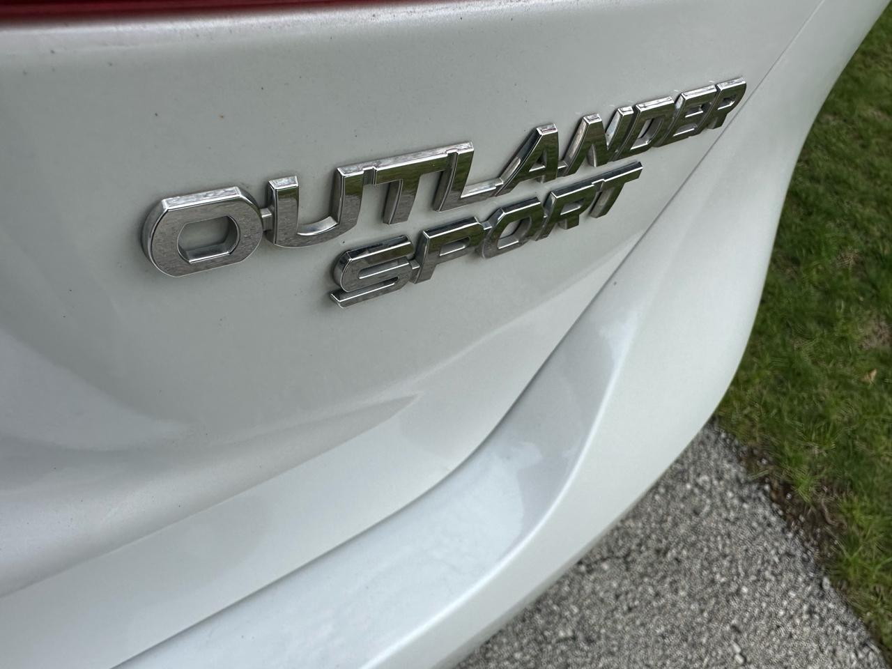 Mitsubishi Outlander Sport SE 4D SUV 4WD 2.0L at 2015