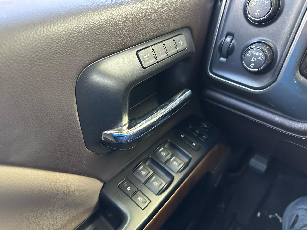 Chevrolet Silverado 1500 LTZ Crew Cab 4WD 2018