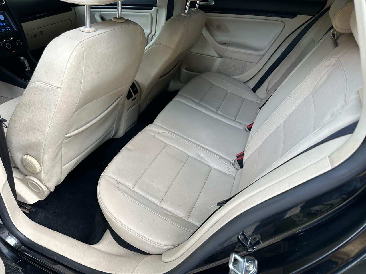 Volkswagen Jetta SportWagen 2.0L TDI 2013