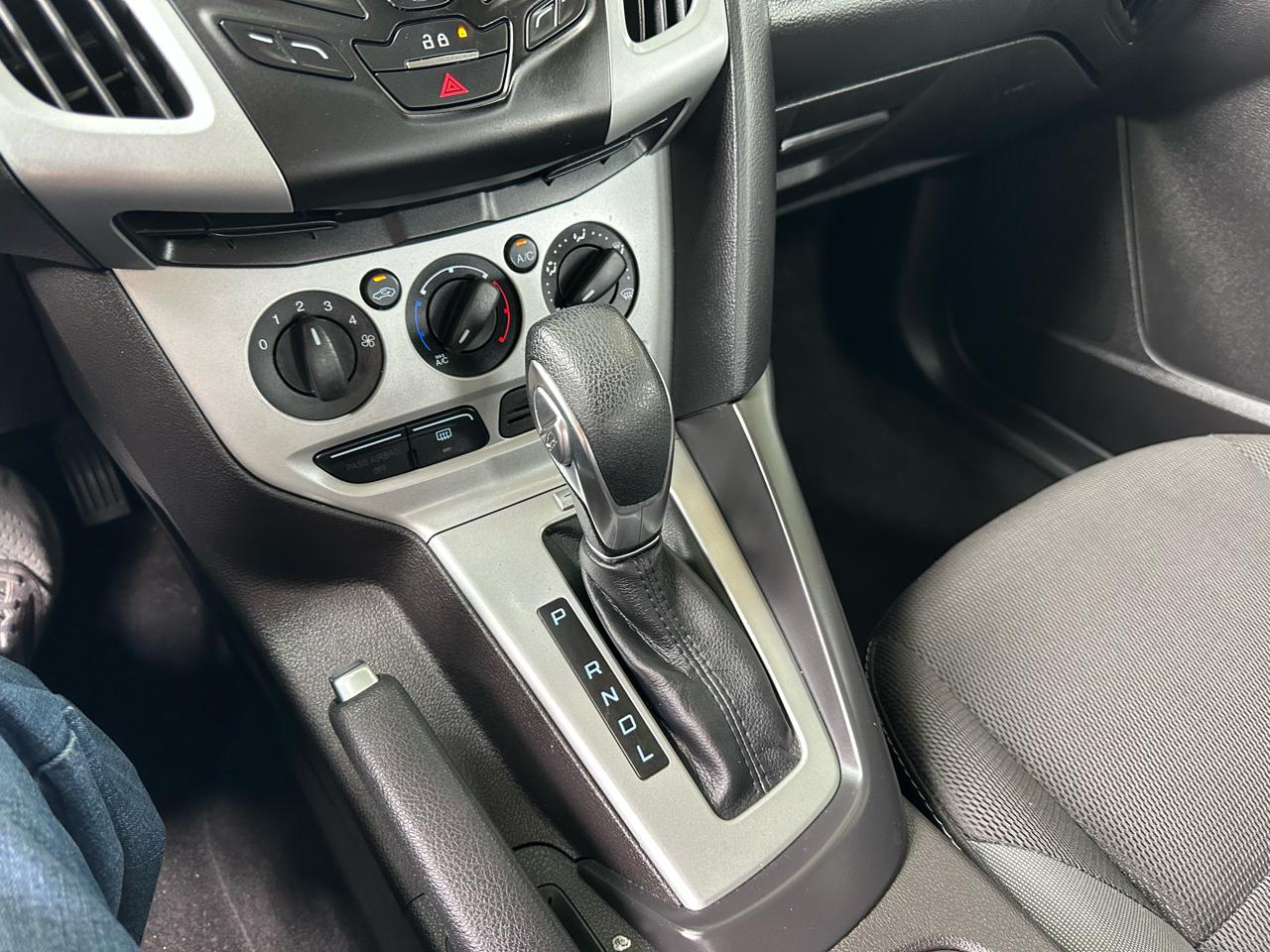 Ford Focus SE Hatch 2014