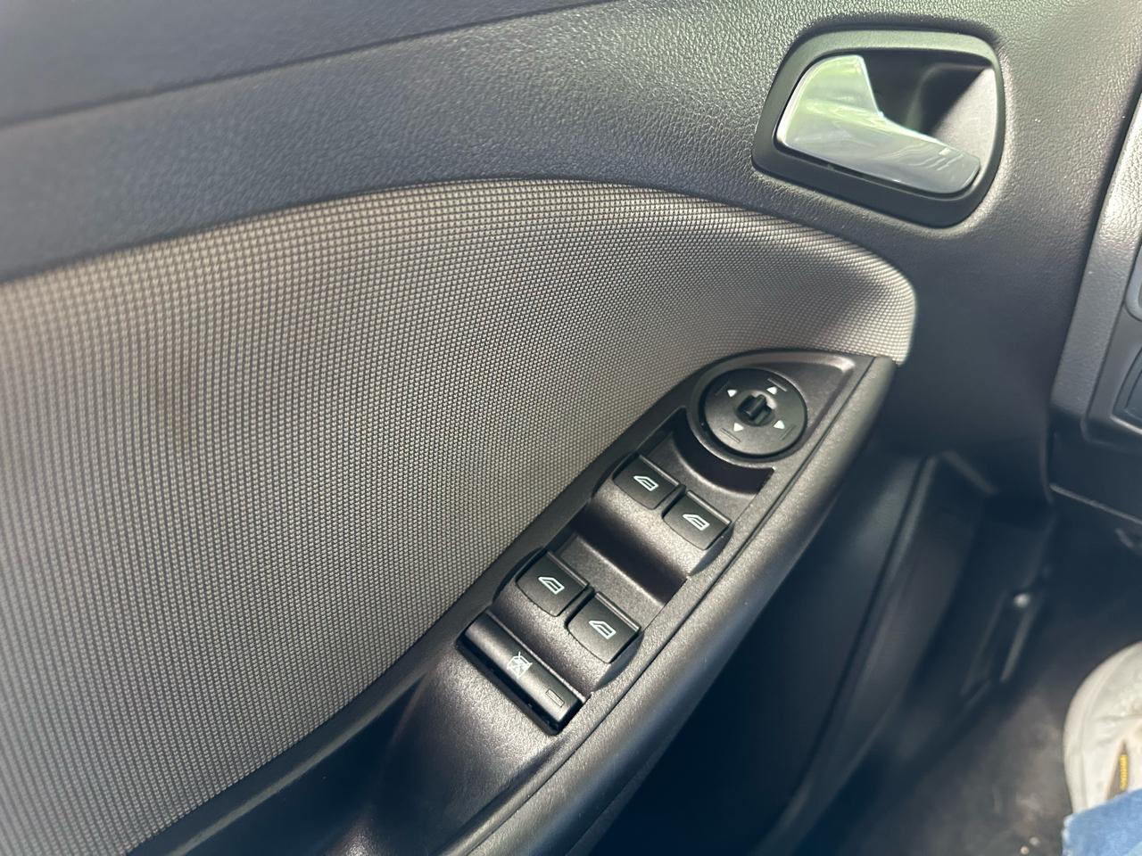 Ford Focus SE Hatch 2014
