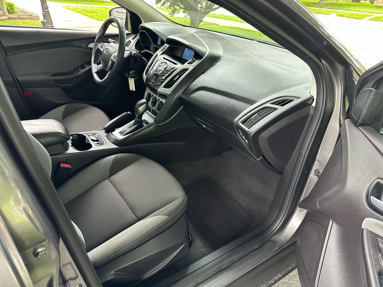 Ford Focus SE Hatch 2014