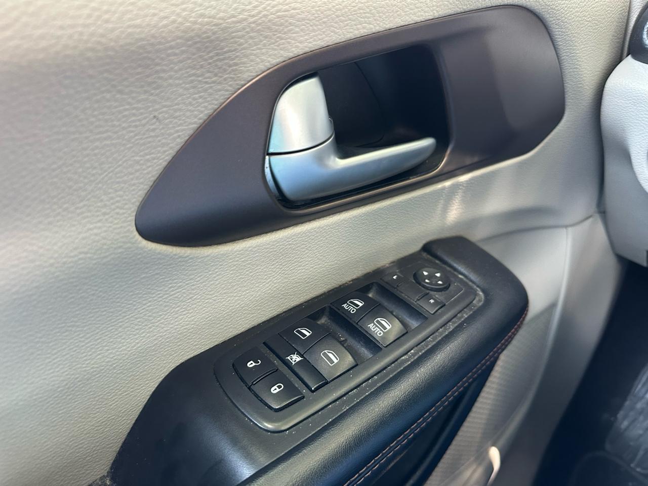 Chrysler Pacifica Touring-L 2017