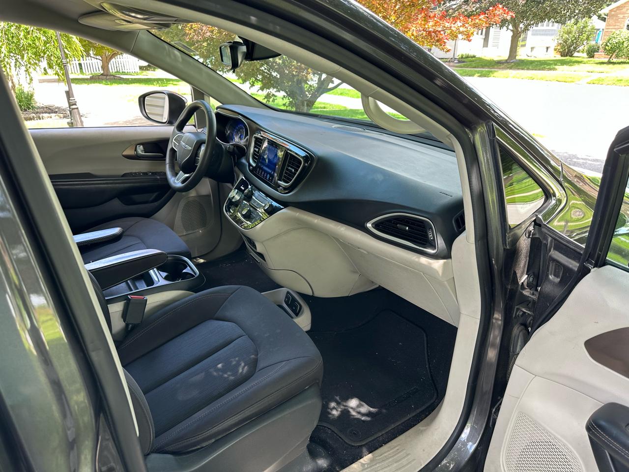 Chrysler Pacifica Touring-L 2017
