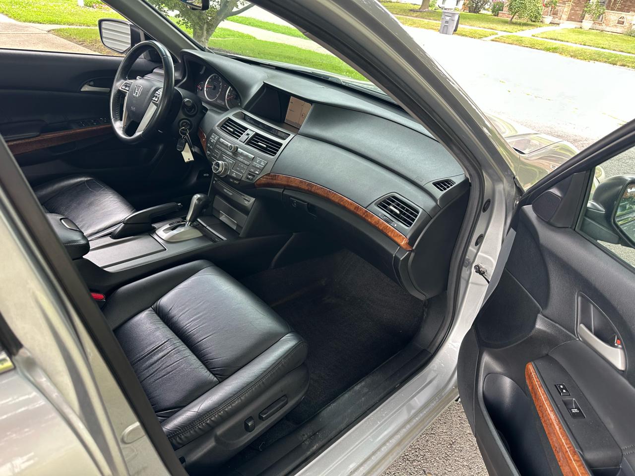 Honda Accord EX-L V6 Sedan AT 2012