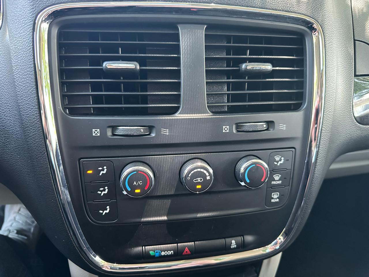 Dodge Grand Caravan SE 2015