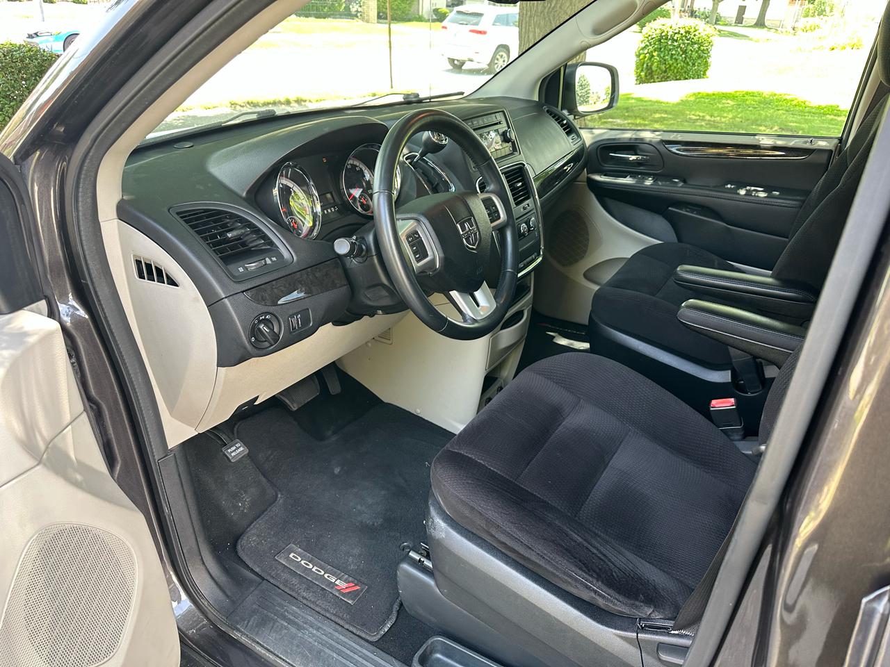 Dodge Grand Caravan SE 2015