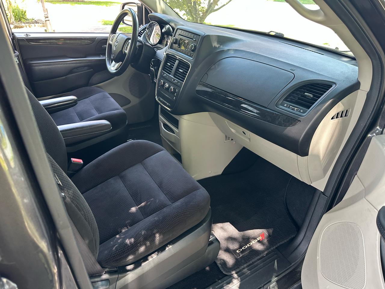 Dodge Grand Caravan SE 2015