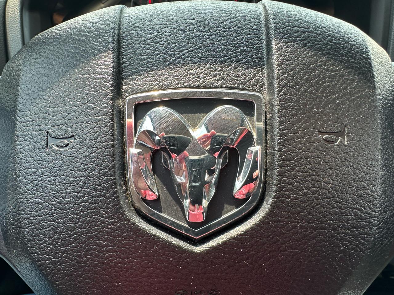 RAM 1500 Big Horn Quad Cab 4WD 2014