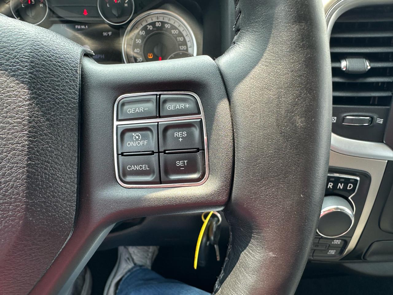 RAM 1500 Big Horn Quad Cab 4WD 2014