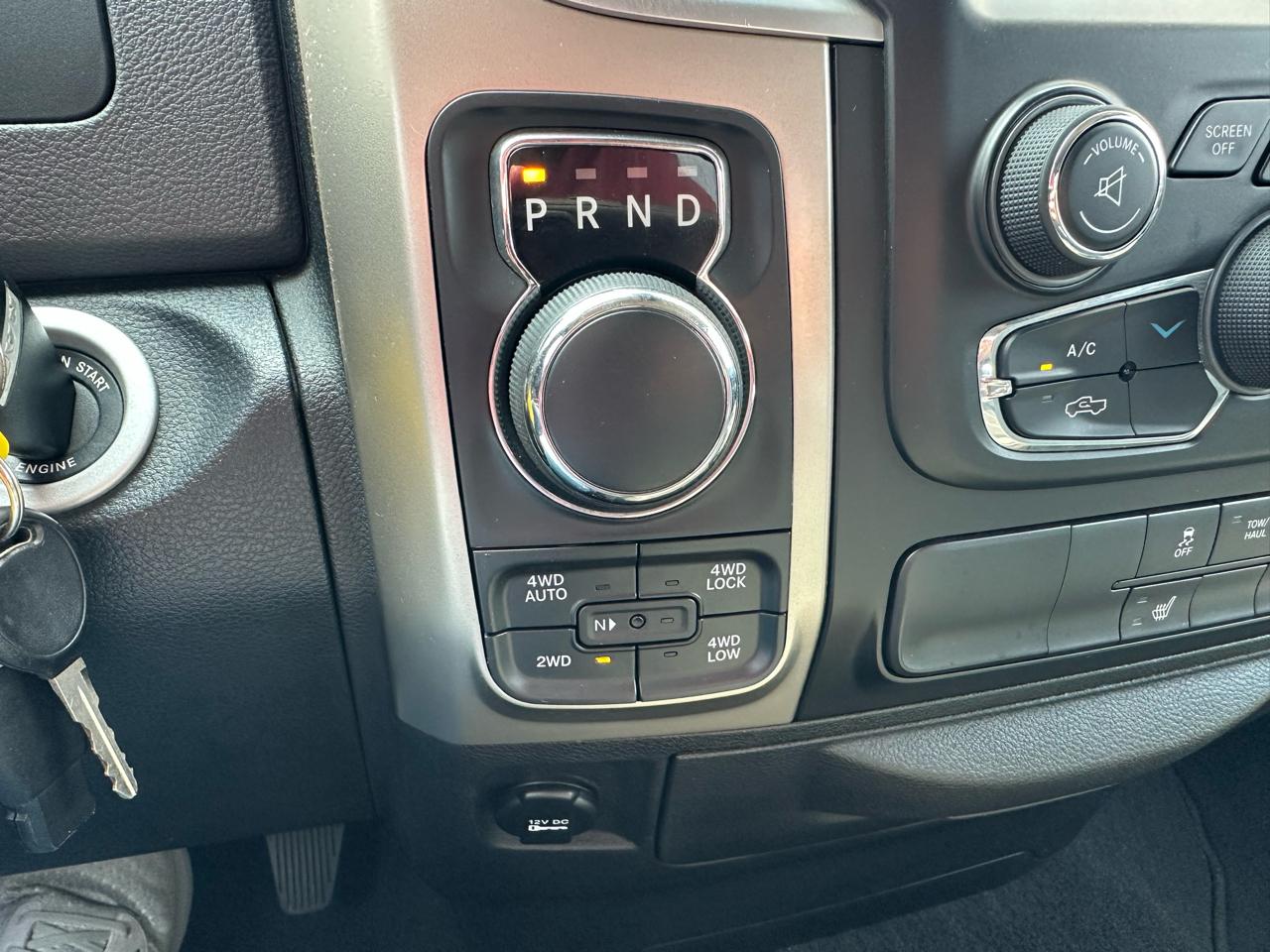 RAM 1500 Big Horn Quad Cab 4WD 2014
