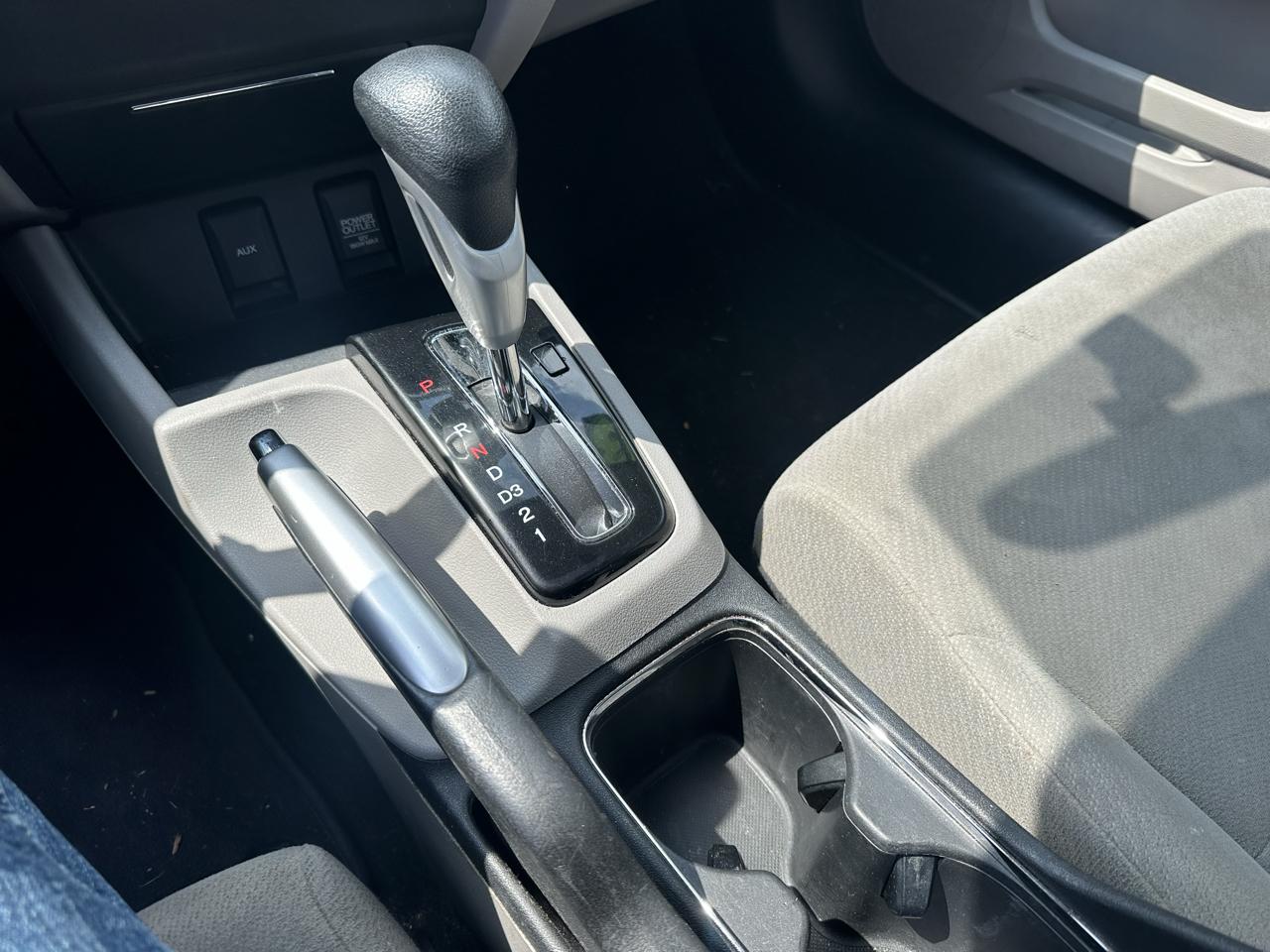 Honda Civic EX Sedan 5-Speed AT 2013