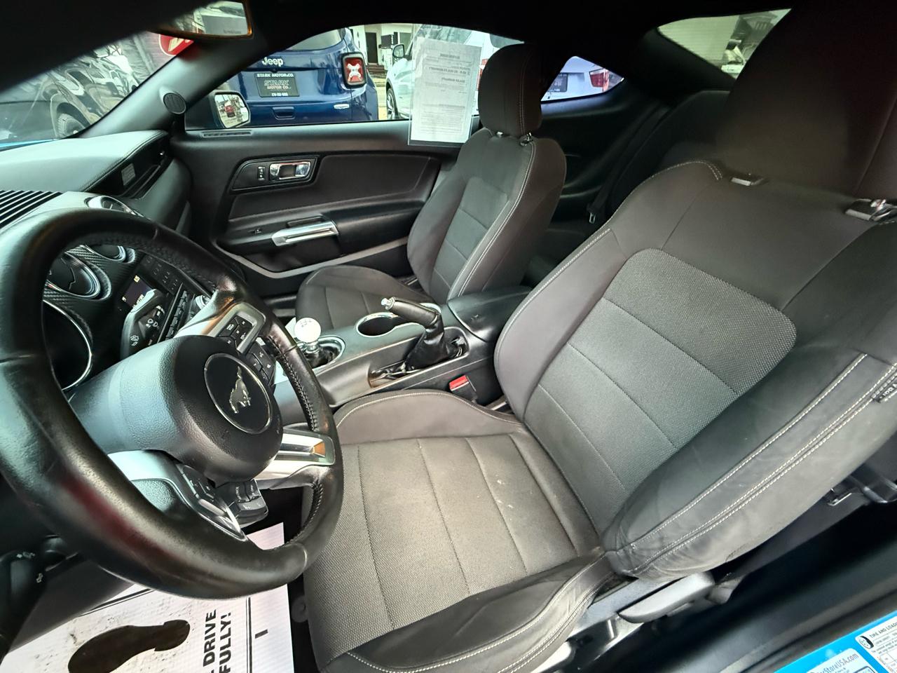 Ford Mustang V6 Coupe 2017