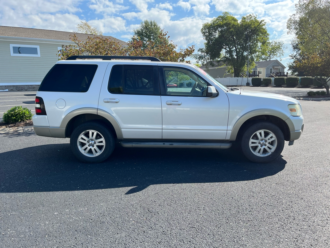 Ford Explorer 4WD 4dr Eddie Bauer 2010