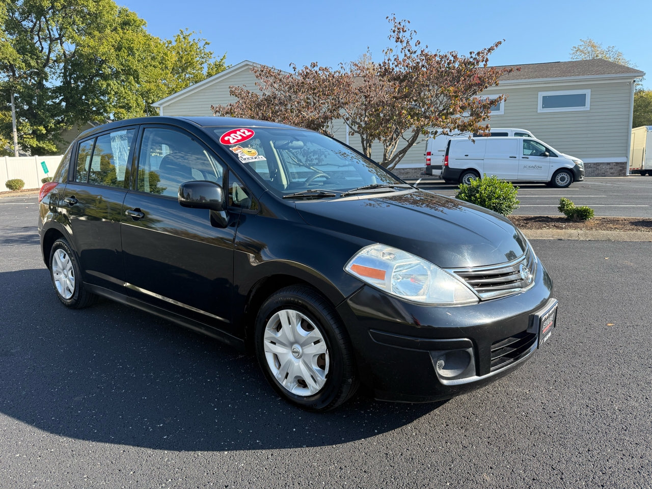 Nissan Versa 5dr HB Auto 1.8 S 2012