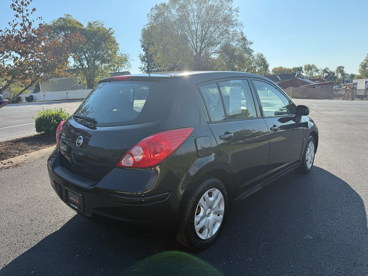 Nissan Versa 5dr HB Auto 1.8 S 2012