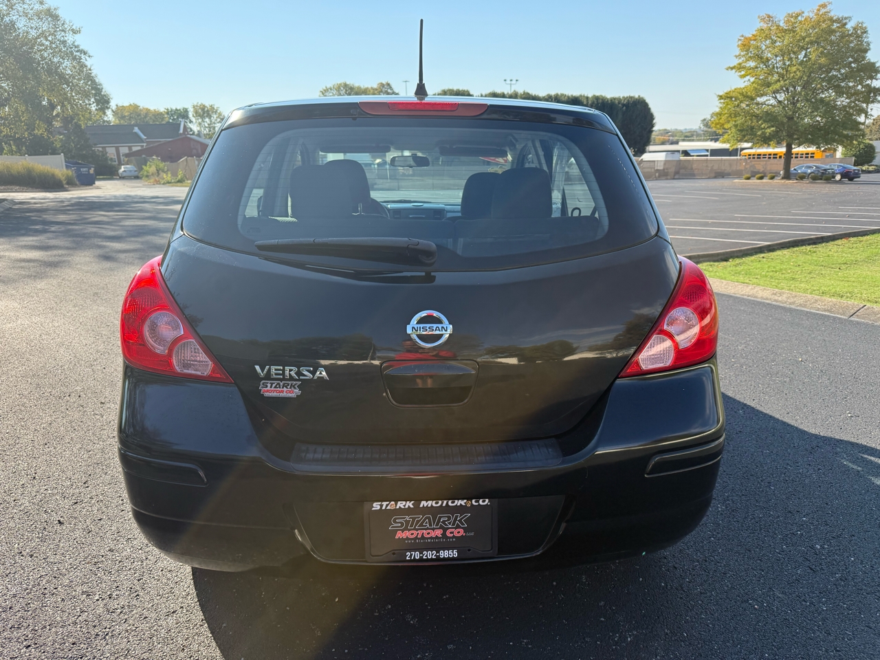 Nissan Versa 5dr HB Auto 1.8 S 2012