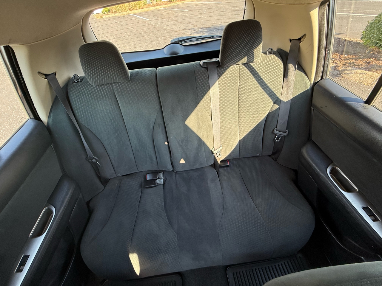 Nissan Versa 5dr HB Auto 1.8 S 2012