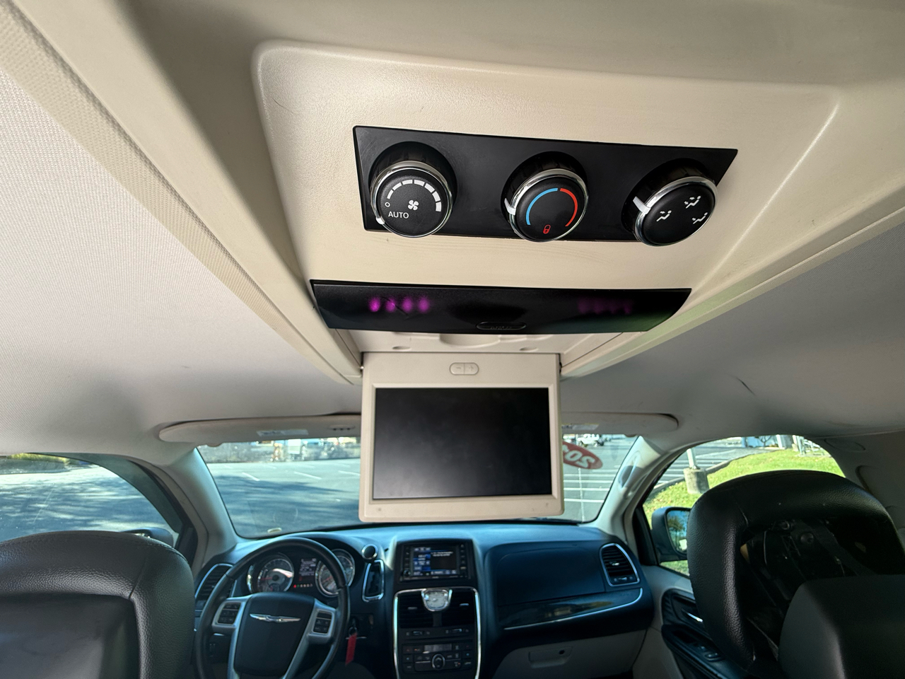 Chrysler Town & Country 4dr Wgn Touring 2013