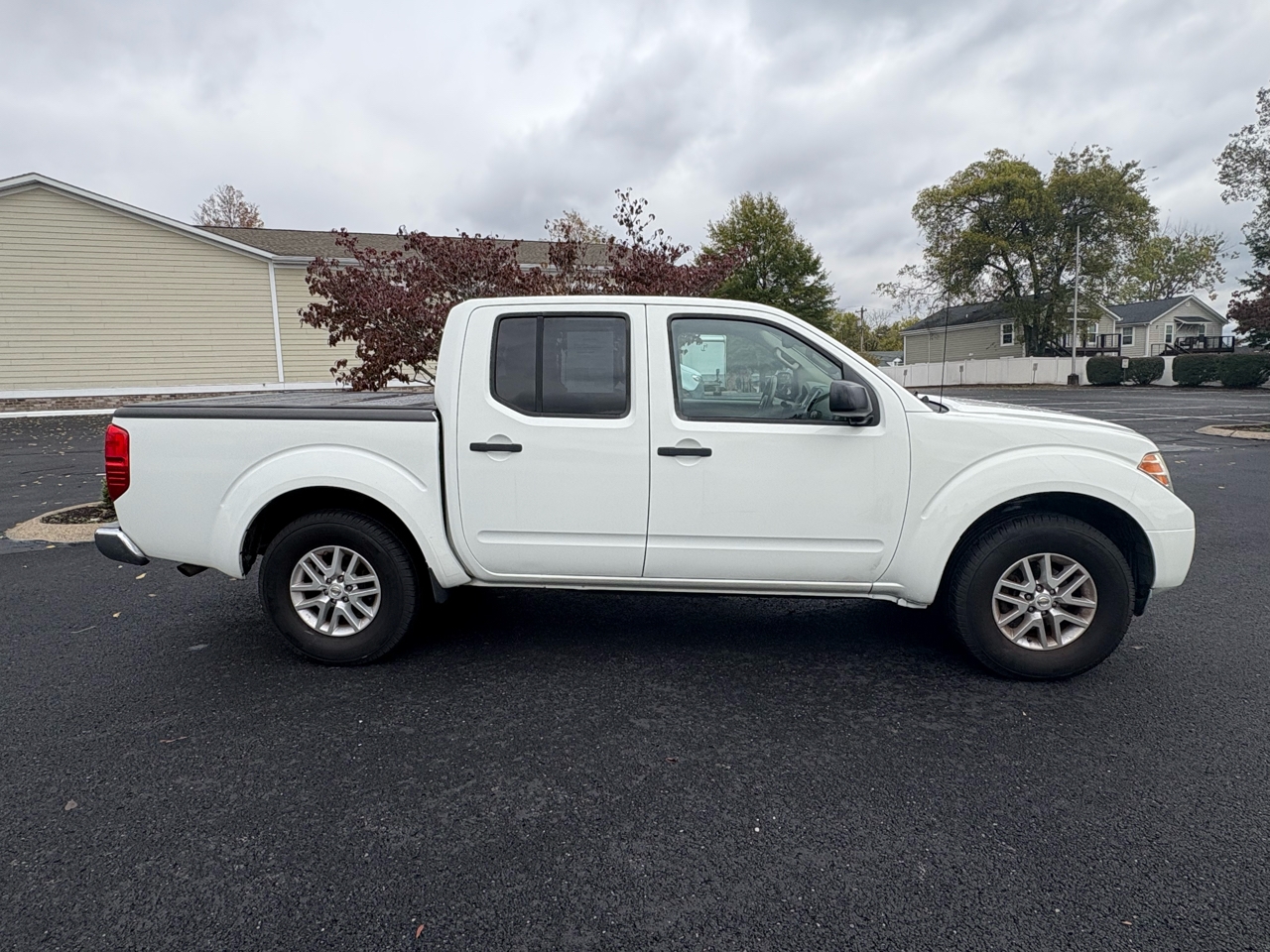 Nissan Frontier 2WD Crew Cab SWB Auto SV 2016
