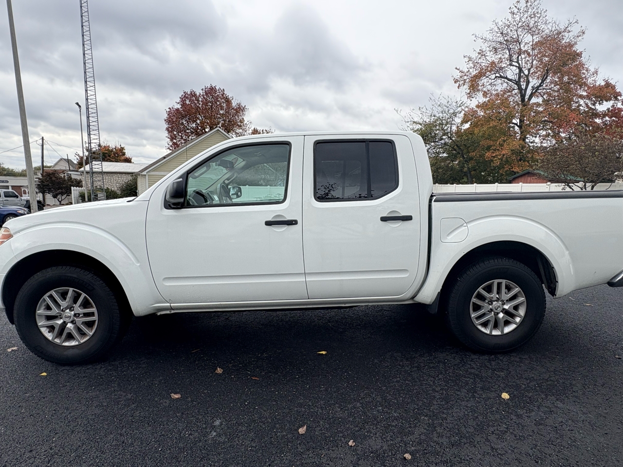 Nissan Frontier 2WD Crew Cab SWB Auto SV 2016
