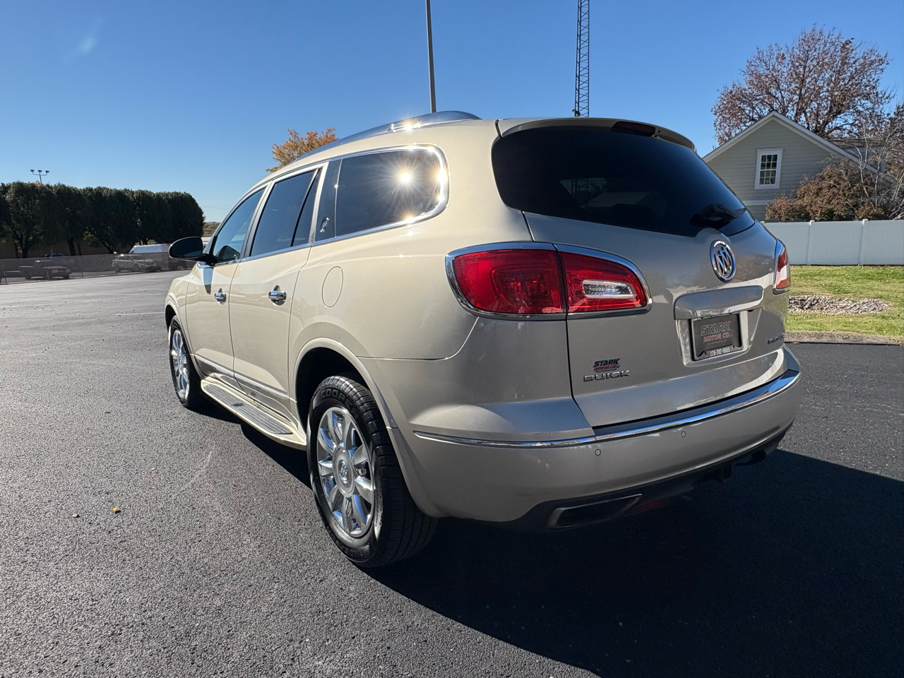Buick Enclave FWD 4dr Leather 2013