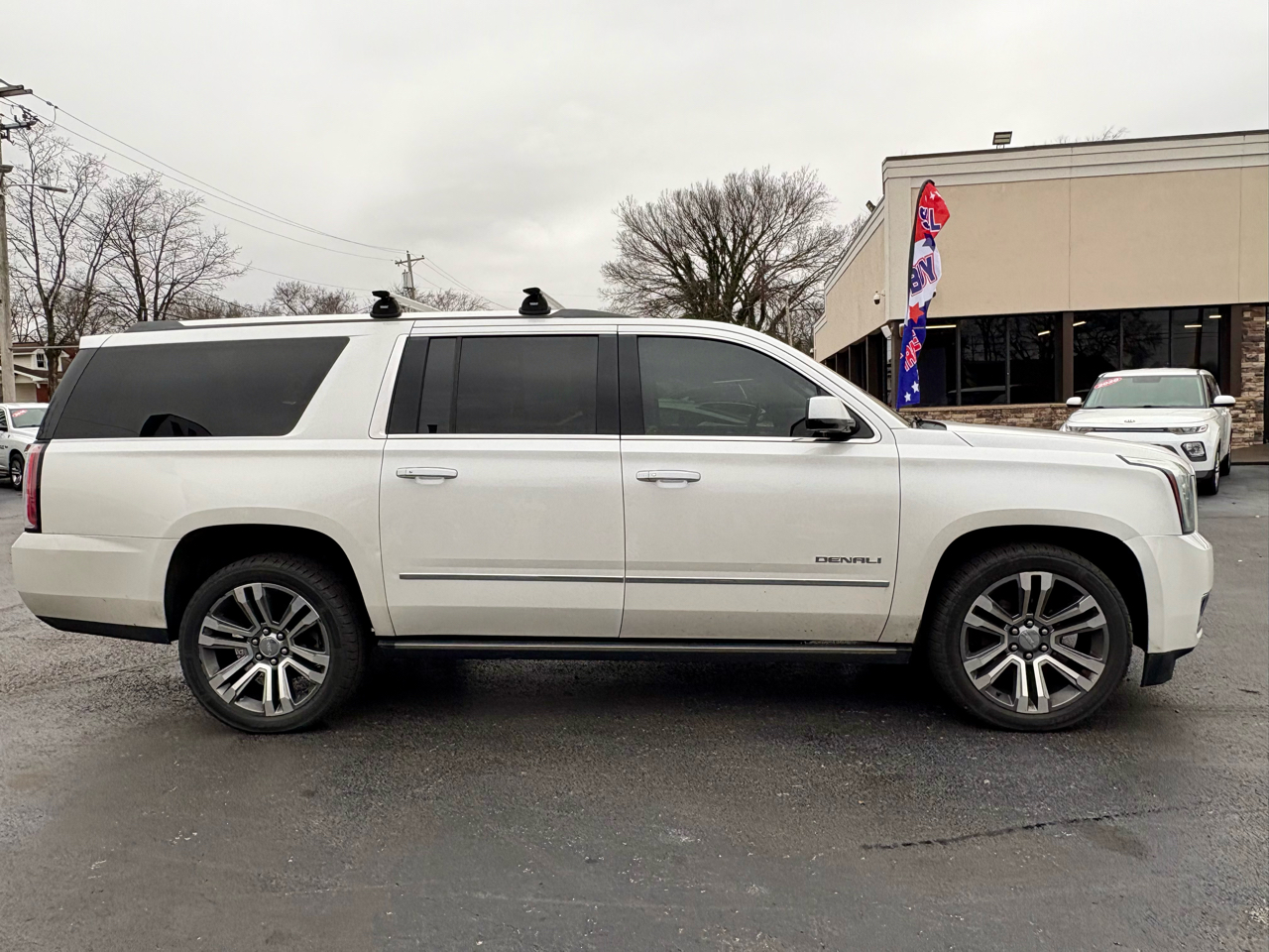 GMC Yukon XL Denali 4WD 2018